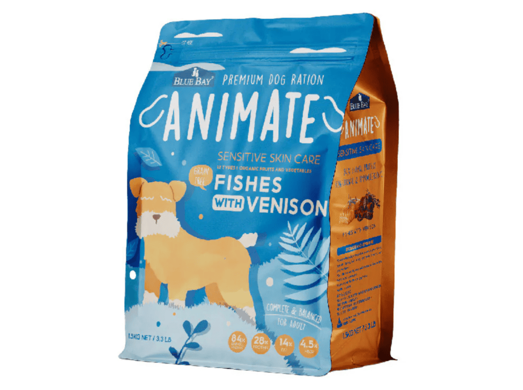 倍力 Animate 無穀犬糧以藍色包裝搭配可愛狗狗圖案，強調「Fishes With Venison」配方，並標示產品為無穀、適合敏感肌膚犬隻。